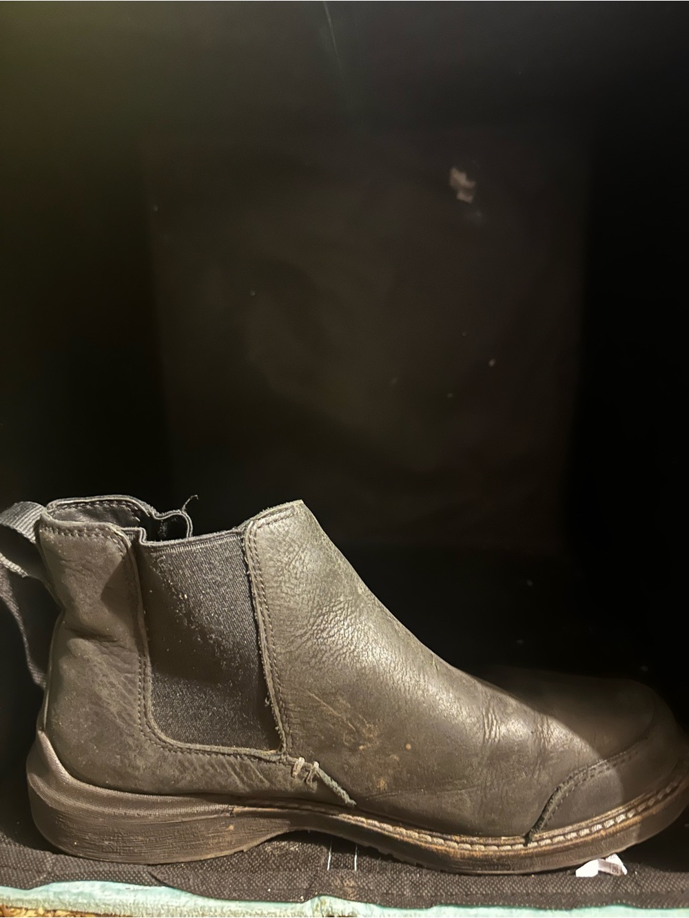 Black keen boot